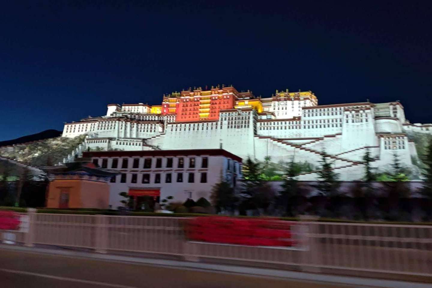 Multi-Day Lhasa Tibet Tours; Unlocking the Summer Journey Through Tibet's Top Sites